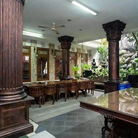 ホテル Puri Saras Bintaro Syariah Mitra Reddoorz Jurangmanggu エクステリア 写真